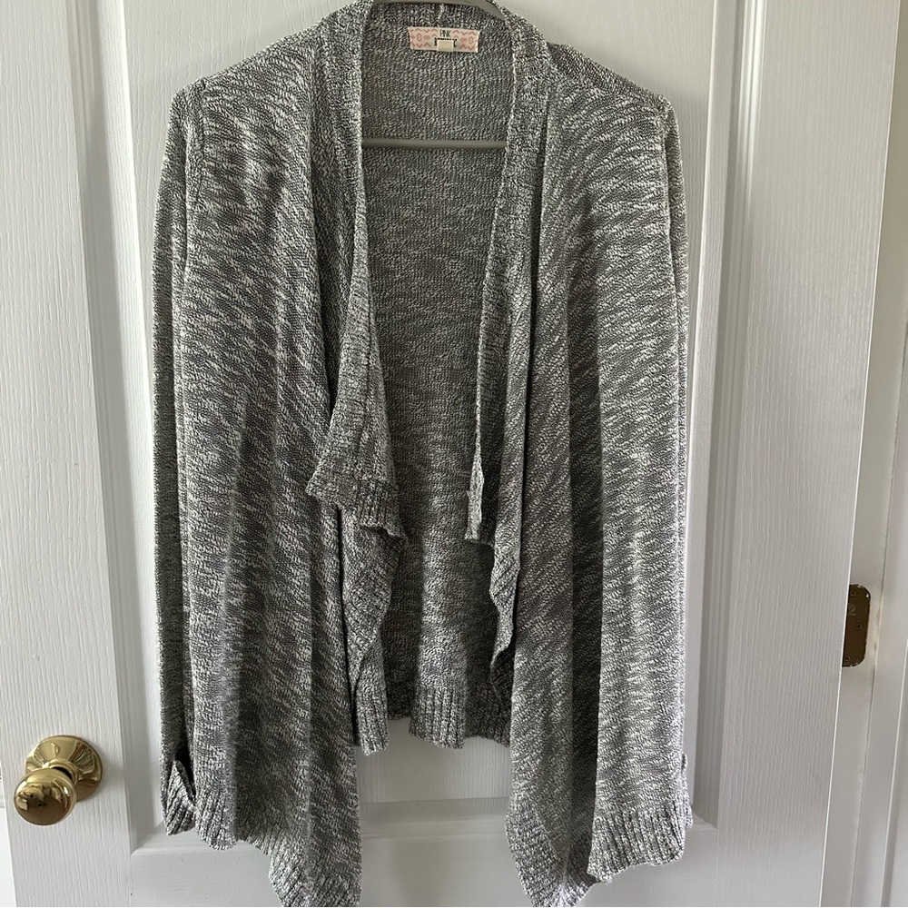 Grey/White Cardigan